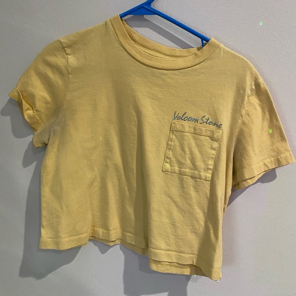 Volcom Tops - volcolm stone crop top